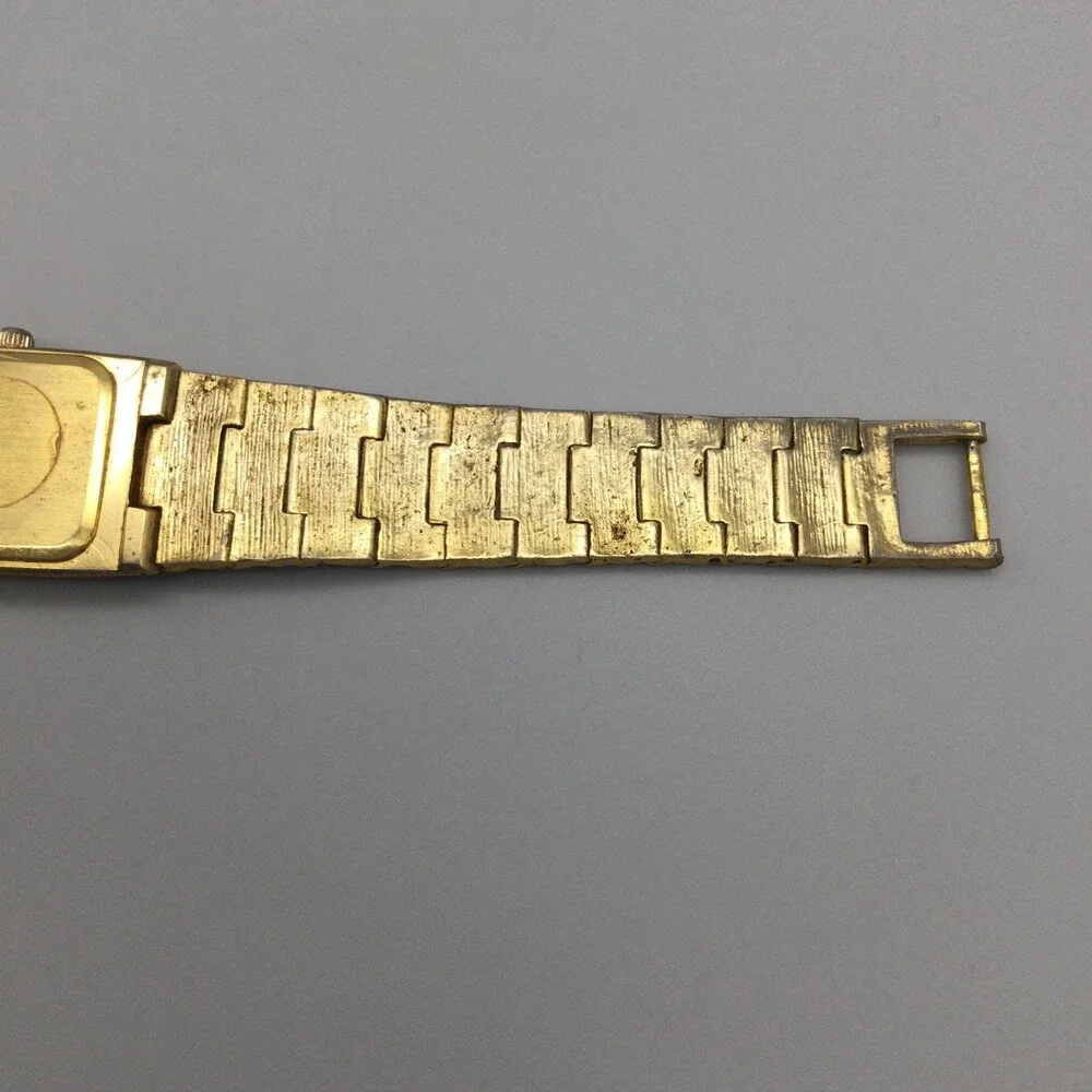Vintage Risa Women Watch 21mm Gold Tone Nugget Texture Bracelet New Battery 7.5